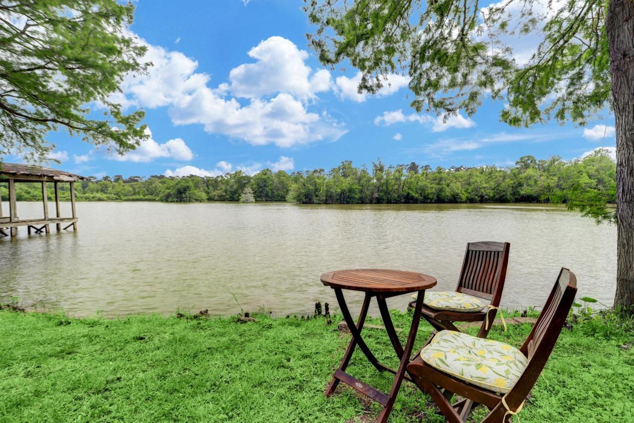 Kingwood Cottage - 10 Mins From Iah - Lake Front Гамбл Екстер'єр фото